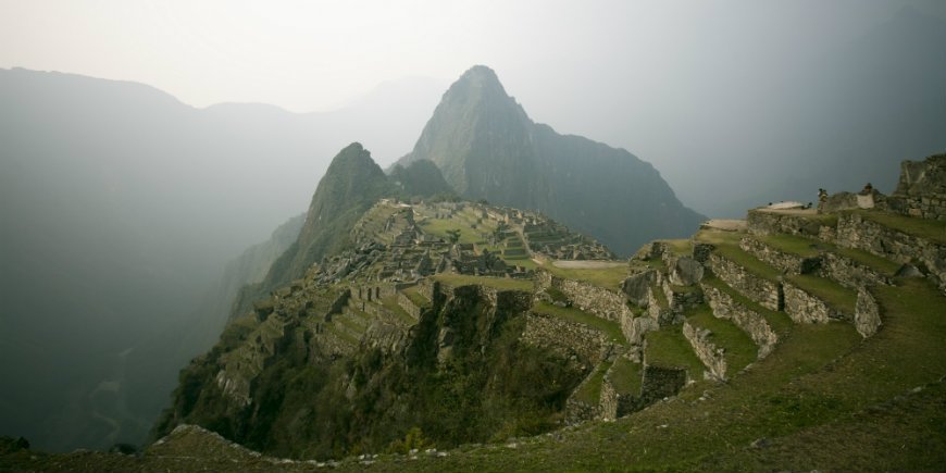 Machu Picchu nebelig